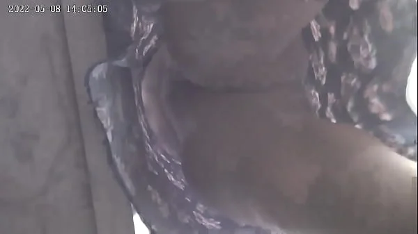 SPYCAM:UPSKIRT NO PANTIES and then this happens ,must watch !!