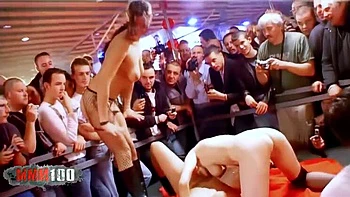 Big Tits MILF Salon 2006 - Lesly Kiss & Calia B Fingering and Eating Pussy