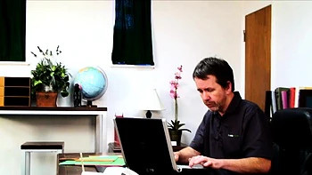 Two blondes have a spanking fetish