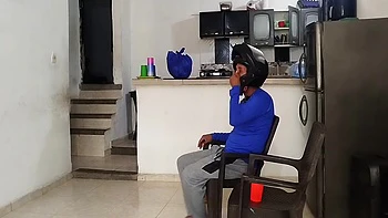 Housewife Fucks A Delivery Man