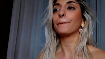 Blonde plays at home: Amateur, Stripchat  Cam Porn