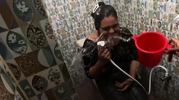 Desi Bhabi Nadiyaxxx02 Home Alone Bathroom Fuck - Shower Sex & Doggy Style with Bangladeshi Wife