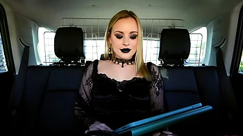 Amateur blonde fucking in stockings on video