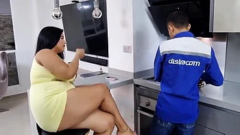 I Seduce An Unknown Technician And He Cums Inside Me While My Husband Is Not At Home Savannahwatson