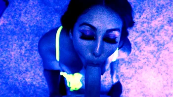 Hardcore ffm blowjob and doing handjob