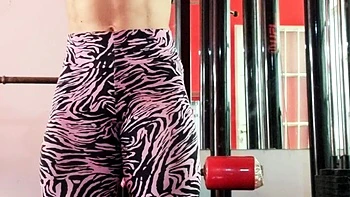 Cumshot amateur MILF suck and jerks dude in the bedroom