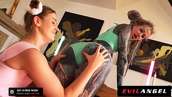 Fetish Goth Playgirl Rims, Gapes With Lesbo Beauty