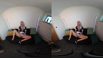 Reinigungskraft Erwischt Bubi Beim Wichsen