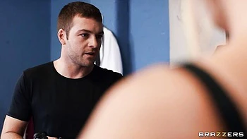 Gorgeous hardcore fuck with Beth Bennett and Sapphire Astrea