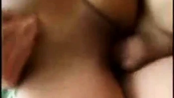 Peitos grandes, boquete e sexo de quatro