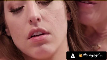 Stepmommys Girl - Heartbroken Milf Dee Williams Has Romantic & Passionate Sex With New 20yo Roommate