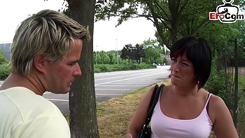 German housewife is invited to sex on the street