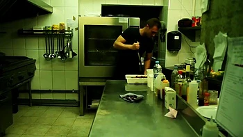 Fête d’anniversaire baisée avec Yoha Galvez et Lara Tinelli