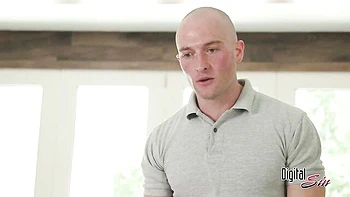 White doll with natural tits Skylar Vox is jumping on a big cock