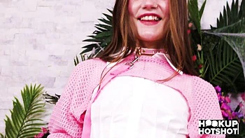 Voluptueuse Nade Nasty encaisse une fellation hardcore