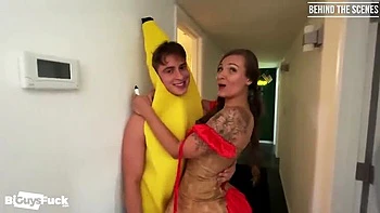 Virgin Lucas Walker baise dur en trio pour la première fois