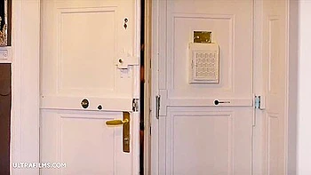 Ela entrou no nosso ménage lésbico adolescente