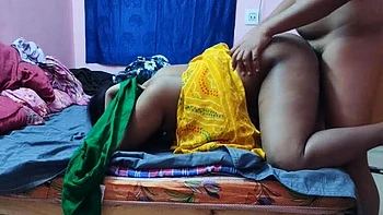 Tia indiana Shraddha fodida forte no doggy