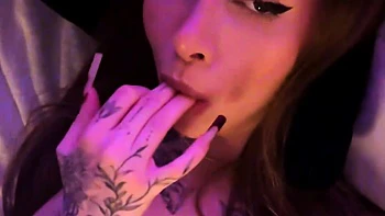 Arianna Savu's juicy fingers throating - sexy XXX porn with