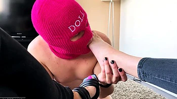 Señora María doble dominación y adoración de pies