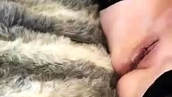 Brünette MILF Sklavin gefickt Doggystyle mit Abspritzen