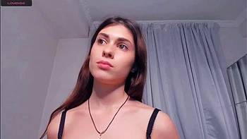 Amadora pelada em público