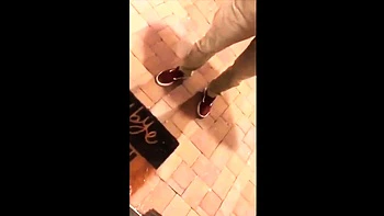 Brune suce en triple POV