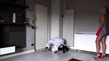 Божественная Габриэлла Круэлла де Виль жесткий BDSM с кончей