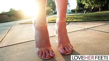 Hayleys kinky Fußjob und Fußanbetung