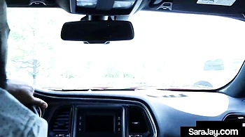 Сара Джей и Лорен Филлипс трахаются с чёрным членом втроём