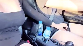 Yoshi Nichada recebe boquete e fode pesado na floresta