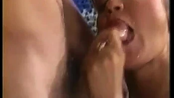 Primero ella, luego la criada: mamada, perrito, lamida