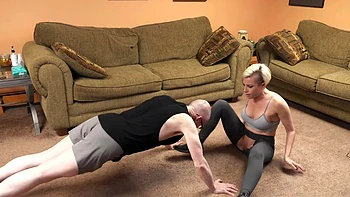 Кайла Киз и Элисон Блум делят член Логана в POV