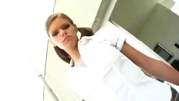 Дженни трахнули: дабл-дилдо, догги, наездница, миссионерская