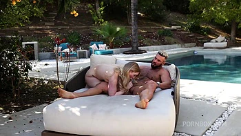 Blonde BBW Madison Lanez wird draußen durchgefickt