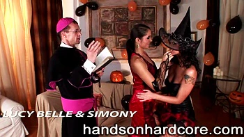 Threeway costume fuck fest