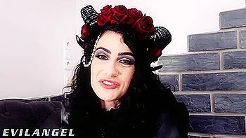 Goth Babe Dped In 5-dick Gangbang