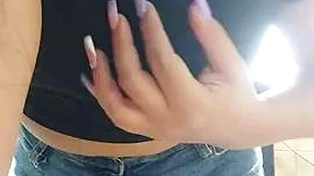 Amateur Babe Chiara06 zeigt sich