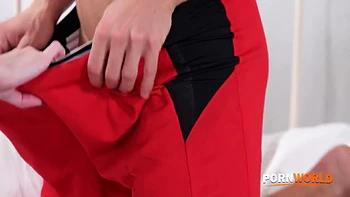 Anna de Ville fode os colegas em DP louca a três