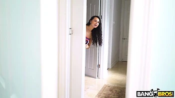 La belle-fille adore la grosse queue anale