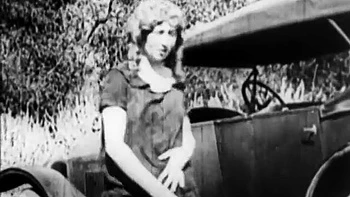 Amadora montando pau no estilo vintage