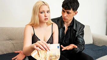 Nikoletta Queen morena com bundão fodida no cuckold