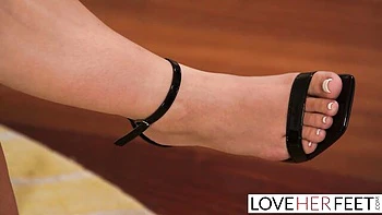 Пейтон Пресли трахает ногами в Милане