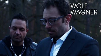 Маленькая блондинка Китти Блэр сосет и глотает