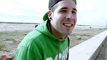 Alexjsex se fait baiser le cul en anal par Kevin White