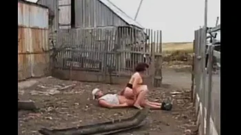 Турчанка Айла делает немецкому парню глубокий минет