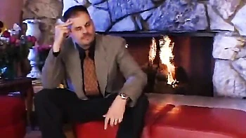 MILF swinger recibe anal y corridas