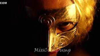 MILF blonde suce en POV et avale