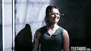 Huge Bum Stepmommy Fucks Former Teacher With Vanessa Vega And She Squirts