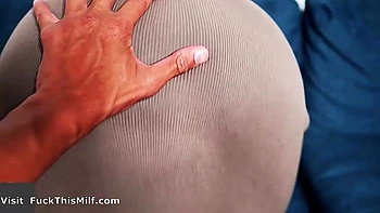 Cuckold Ehemann bittet BBC, in pralle PAWG-Frau zu spritzen